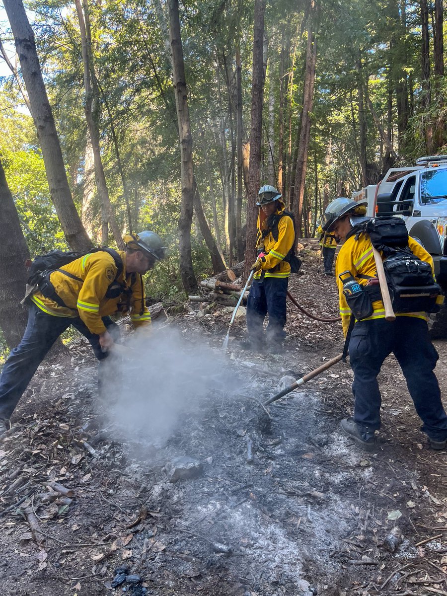 sccfiredept's tweet photo. The Vasona Fire Fuels Crew returned for the season yesterday and got right to work! In partnership with @calfireSCU, @santaclaracountyparks, and @midpenopenspace, the crew assisted with a #controlburn in Sanborn County Park to remove hazardous fuels ahead of #fireseason. https://t.co/mteqnnqlJf