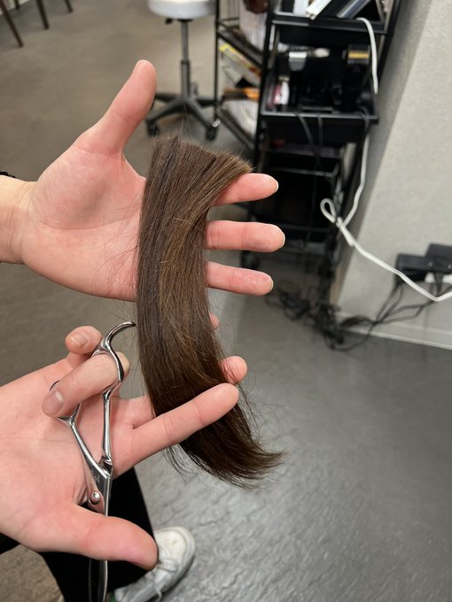 髪切ったど〜 実はもっと切った https://t.co/YOola7wLpQ