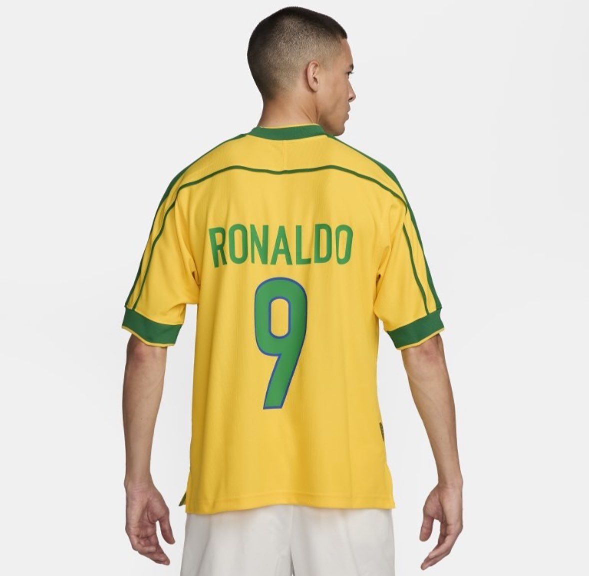 🚨BRASIL: Nike vai relançar o clássico modelo de camisa usada por