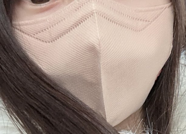 こういう感じの
こういう色味のマスクってさ
女性が付けてるとさ
なんていうかもう
マスクじゃなくて
アレに見えるんだよね😚
俺だけか？
もうマスクじゃないのよ
で、こういうマスクしてる人
なかなかマスク外さないから
外した時がもう
アレ外した時ぐらいドキドキなのよ😍
もうこのマスクはアレなの