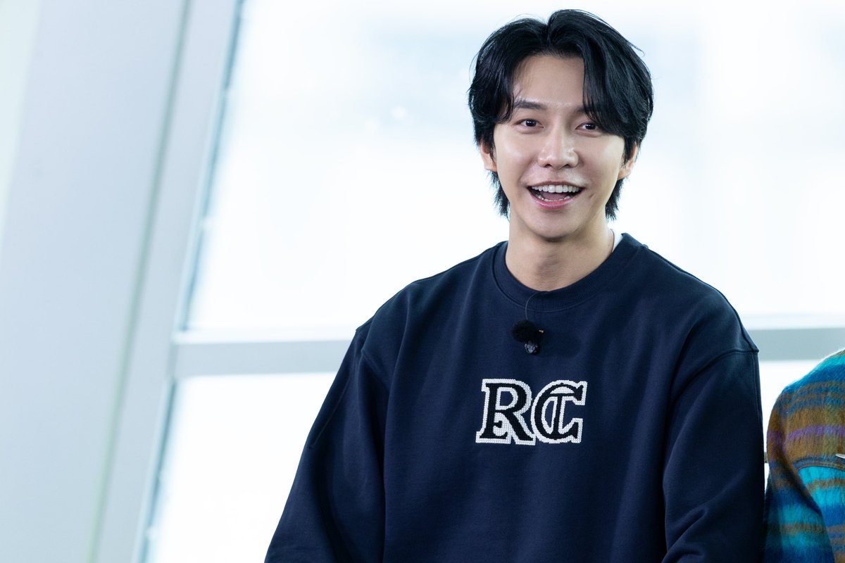 #이승기

두번째 녹화 스틸컷 공개!
오늘은 어떤 모습으로 매력을 대방출 할지 기대하며-

승기가 출연하는 JTBC <유명가수와 길거리 심사단>
오늘 밤 10:10 잊지 말고 본.방.사.수!

#LeeSeungGi