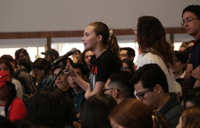 IBERO_mx's tweet photo. #Comunicado Estudiantes IBERO conversan con Jorge Álvarez Máynez, candidato presidencial de Movimiento Ciudadano.

Expresan sus dudas sobre los grandes temas que preocupan al país, como seguridad, corrupción y educación: https://t.co/q4Z68xuAq1 https://t.co/mH10eo1pO9