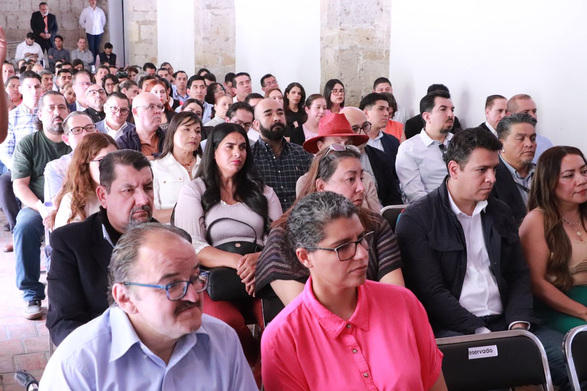 cpsseajal's tweet photo. 🗣️ Hoy se llevó a cabo la conferencia “#Transparencia, elemento fundamental de la #Integridad” a cargo de @AdrianAlcala75, Comisionado Presidente del @INAImexico, quién destacó que #Jalisco es un estado con avances importantes en #RendiciónDeCuentas y #Transparencia.✅ https://t.co/YPh4AwPM5S