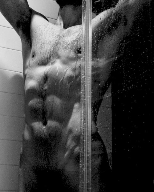 AlpiteIncCEO's tweet photo. Since its getting to that no shirt kind of weather (finally), here's a #ToplessTuesday https://t.co/ad61UhUgoy