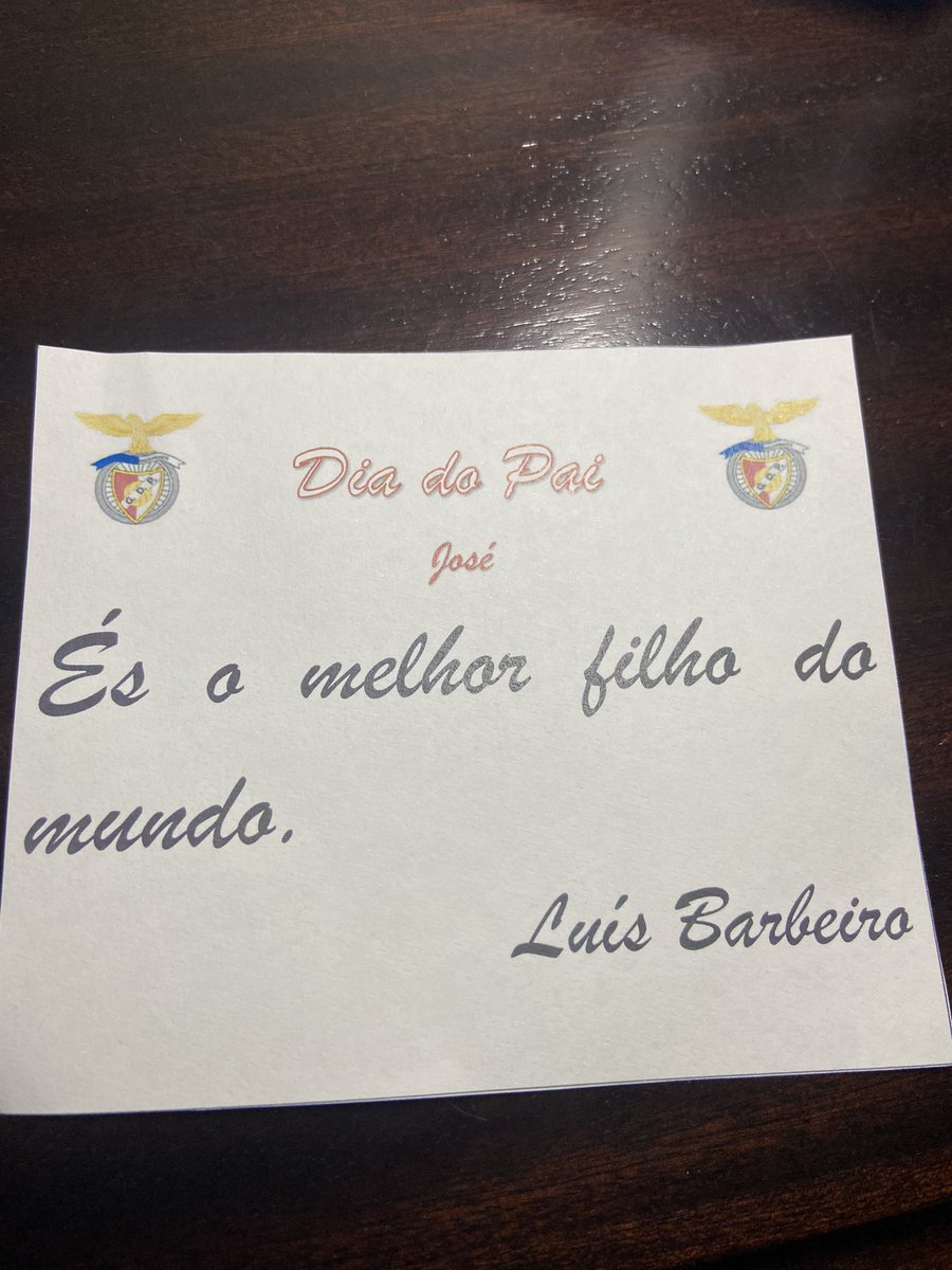 JosBarbeiro4's tweet photo. Ao melhor pai do mundo ❤️mas também obg a este clube enorme por fazer desta surpresas lindas 🔴⚪️❤️ https://t.co/OJc9IX07dh