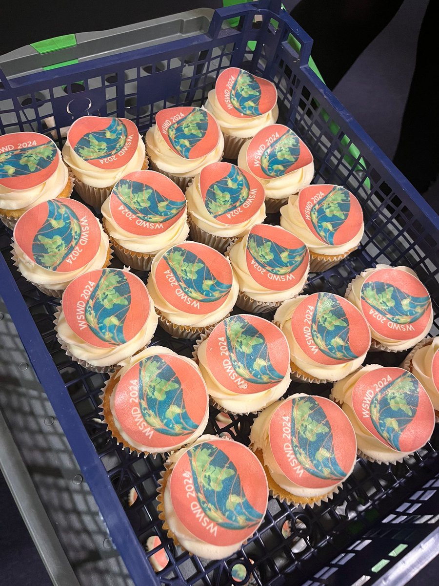 PSWRedcar's tweet photo. What better way to celebrate 🥳  than with cake on #WSWD24 IN @RedcarCleveland 🎂 
#youareappreciated
#Thankyou
#Socialworkrocks https://t.co/uXdmipigJG