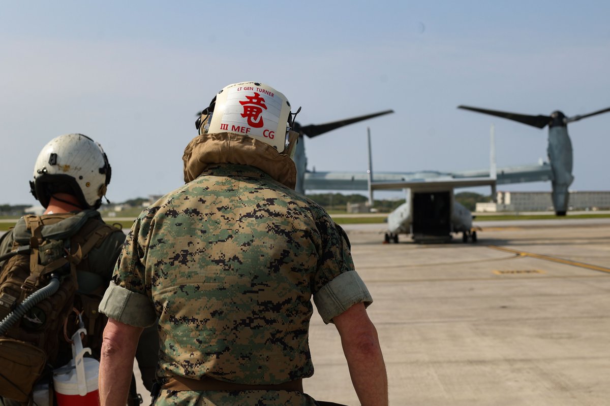 第三海兵遠征軍司令官ロジャー・ターナー中将が、沖縄・普天間航空基地