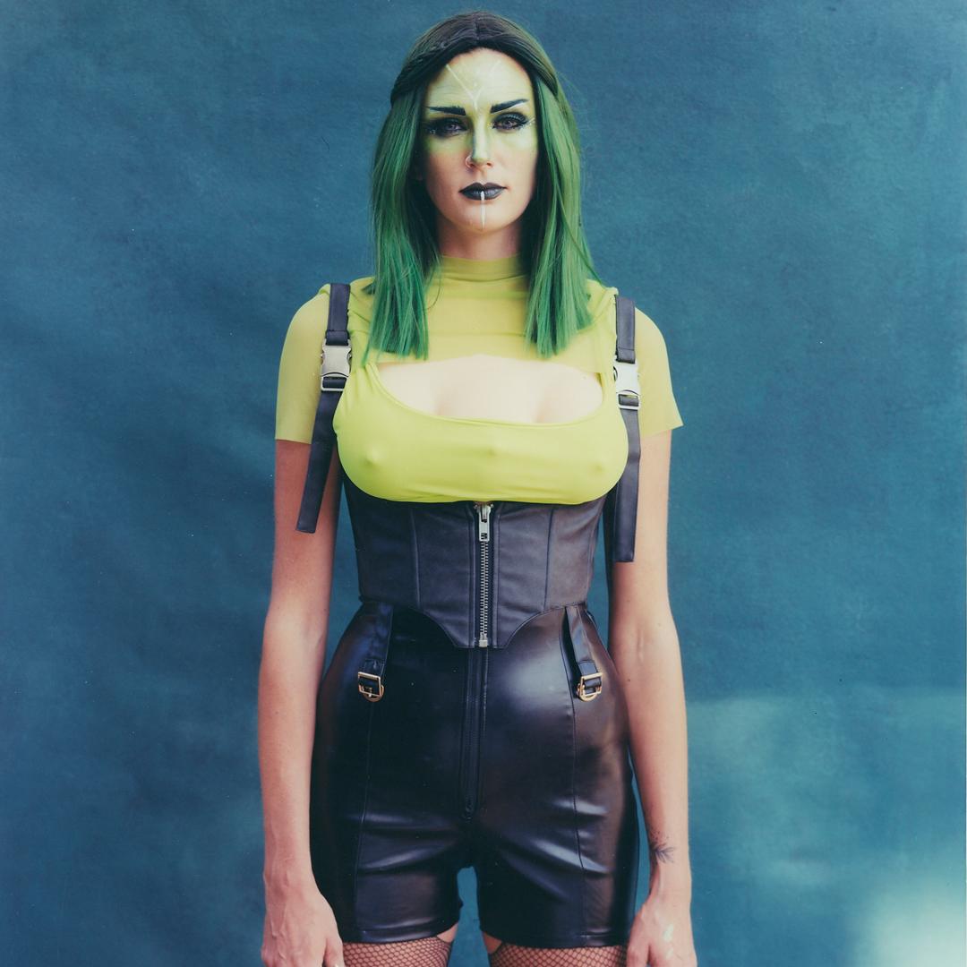 headjamcreative's tweet image. Revisiting the documentary photography and portraits we did for the amazing Sci-Fi Spectacular show ⚡️ Full case study visit hubs.la/Q02lhFzV0
Take a browse through the images on our website.

#photography #portraits #creativeagency #Newcastlensw #bookletdesign