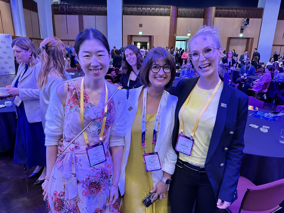 Dr Lila Landowski (@rockatscientist) on Twitter photo <a href="/cosmicpinot/">Brian P Schmidt</a> <a href="/ScienceAU/">Science & Technology Australia</a> <a href="/PaulFletcherMP/">Paul Fletcher</a> @JasChambers007 <a href="/CSIRO/">CSIRO</a> Tea break tales with my <a href="/ScienceAU/">Science & Technology Australia</a> #superstarsofSTEM colleagues <a href="/JiaoJiaoLi_Syd/">Jiao Jiao Li</a> and <a href="/Dr_Parwinder/">Dr Parwinder Kaur</a> at #SMP2024
10/n <a href="/cosmicpinot/">Brian P Schmidt</a> <a href="/ScienceAU/">Science & Technology Australia</a> <a href="/PaulFletcherMP/">Paul Fletcher</a> @JasChambers007 <a href="/CSIRO/">CSIRO</a> Tea break tales with my <a href="/ScienceAU/">Science & Technology Australia</a> #superstarsofSTEM colleagues <a href="/JiaoJiaoLi_Syd/">Jiao Jiao Li</a> and <a href="/Dr_Parwinder/">Dr Parwinder Kaur</a> at #SMP2024
10/n