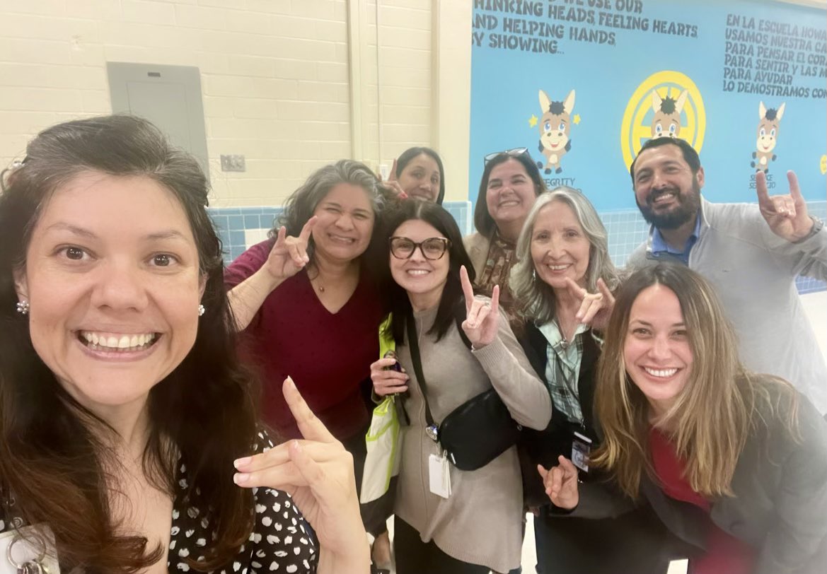 Fantastic turnout at our Dual Language/Spanish Immersion parent info meeting! Thank you to all the parents who joined us to learn more about our program. #AlamoHeights @AHISD