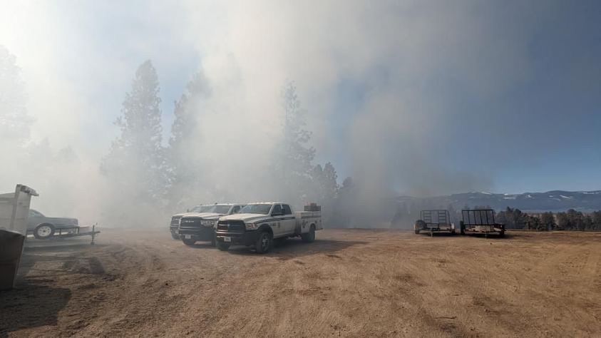 HotshotWake's tweet photo. Firing around a Ranger Station on the Flathead National Forest, Montana.
This is done to add protection to the facility when fire season starts.
Another great day to burn.
#mtfire #wildfire #bigfork
Thanks to the subscriber that shared this. 🙏 https://t.co/pDzE8Xvqeq