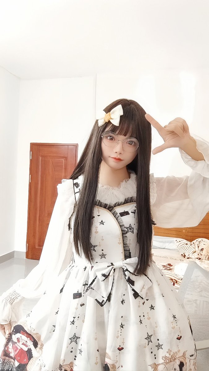 一直装可爱感觉就是涩不起来
#男の娘 #伪娘の日常 #可爱的男孩子