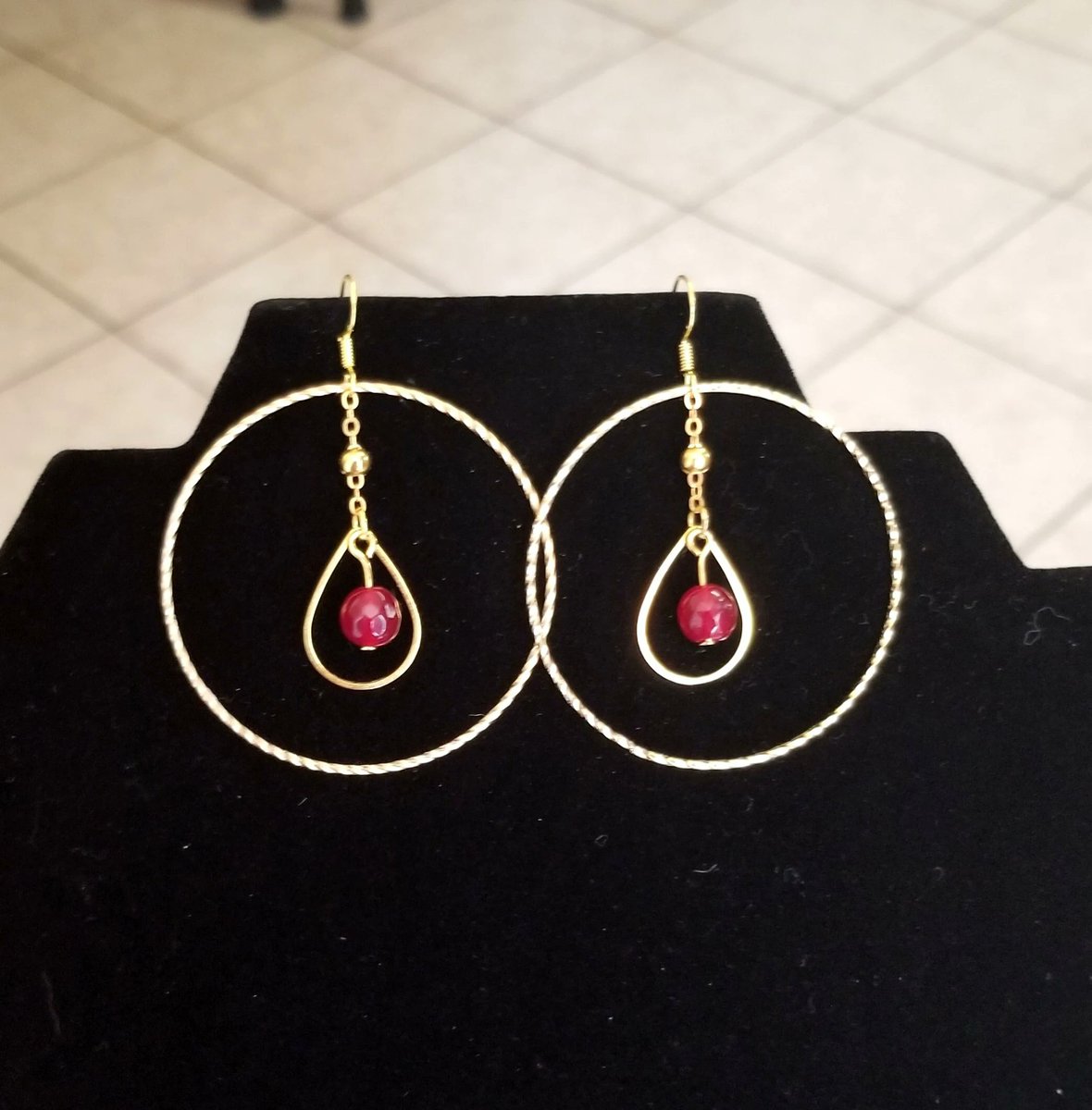 14k Gold Ruby Jade Earrings, Gold Hoop Earrings, Red Jade #goldearrings #hoopearrings #goldhoopearrings #rubyjade #jade #jadejewelry #handmadejewelry #giftsforher #motherofthebride #wedding #prom #fashion #style #Ety 

etsy.me/3UWoYDs via @Etsy