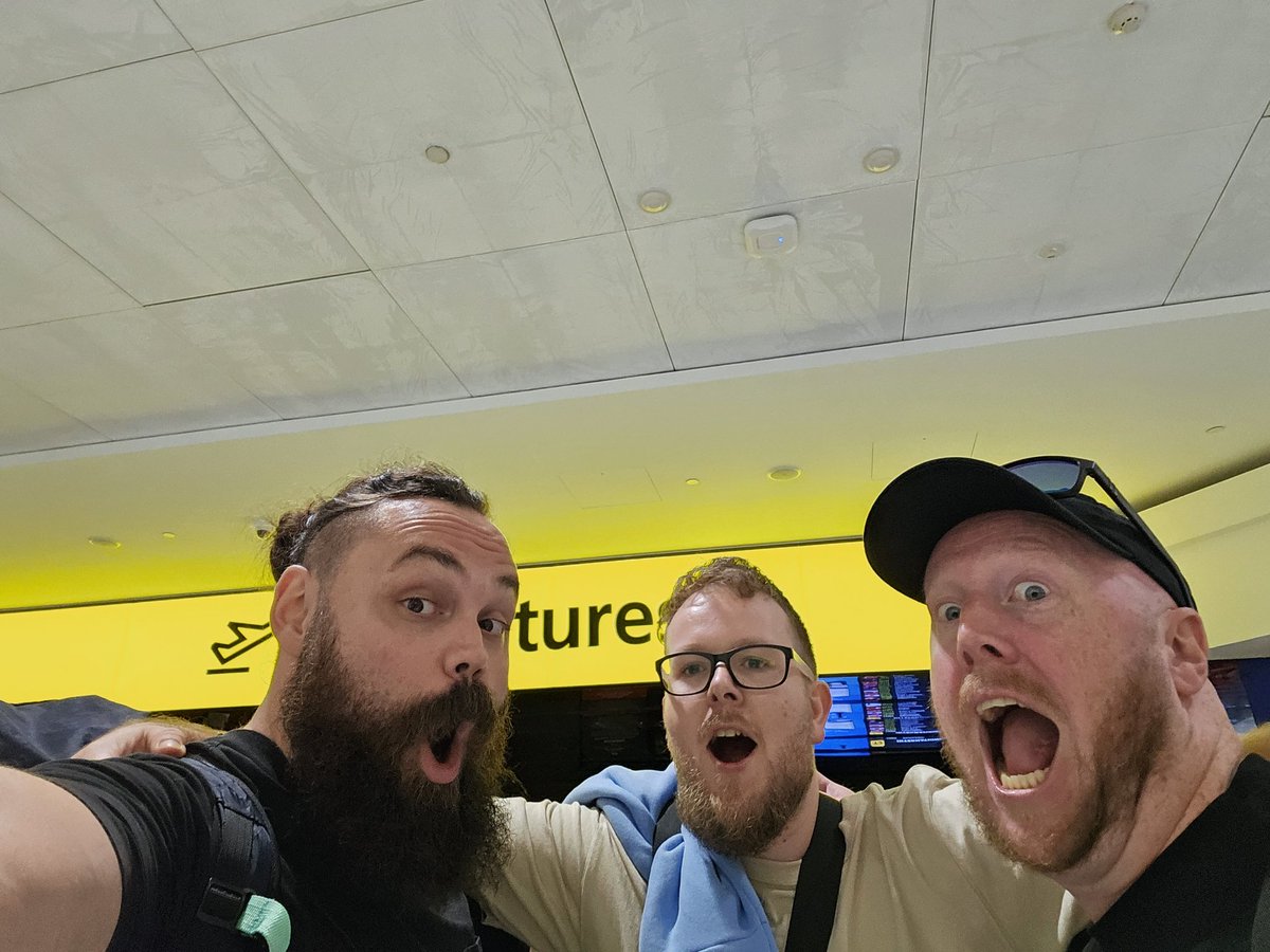 _Skooma's tweet photo. Bangkok bound for @ThaiTails!

@Paskhowl @RandzyBirb https://t.co/ZEMA55yhKM