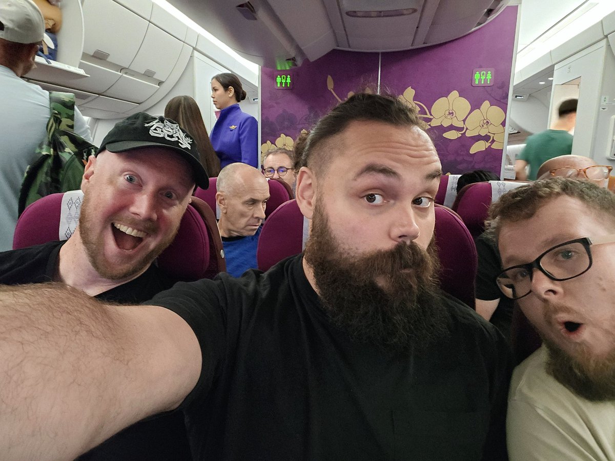 _Skooma's tweet photo. Bangkok bound for @ThaiTails!

@Paskhowl @RandzyBirb https://t.co/ZEMA55yhKM