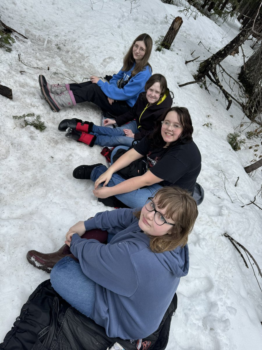 KellyBH4's tweet photo. Great afternoon with these @IRH_wildcats enjoying the great outdoors! #getoutside https://t.co/xsQM0433Jp