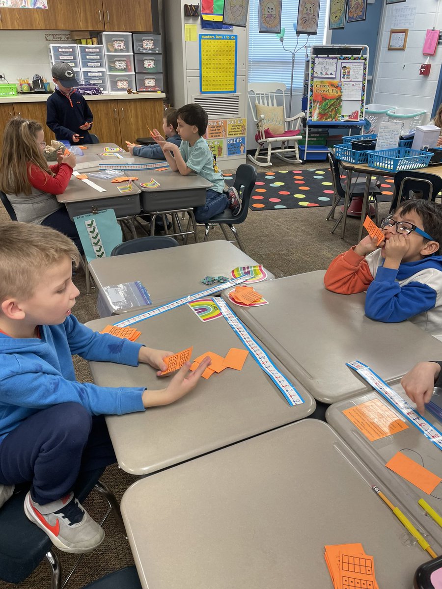 marnellandrea29's tweet image. We had a great time learning some new math games from Mrs. Shelton today! @VV_Voyagers #fabulousfirsties #welovemath