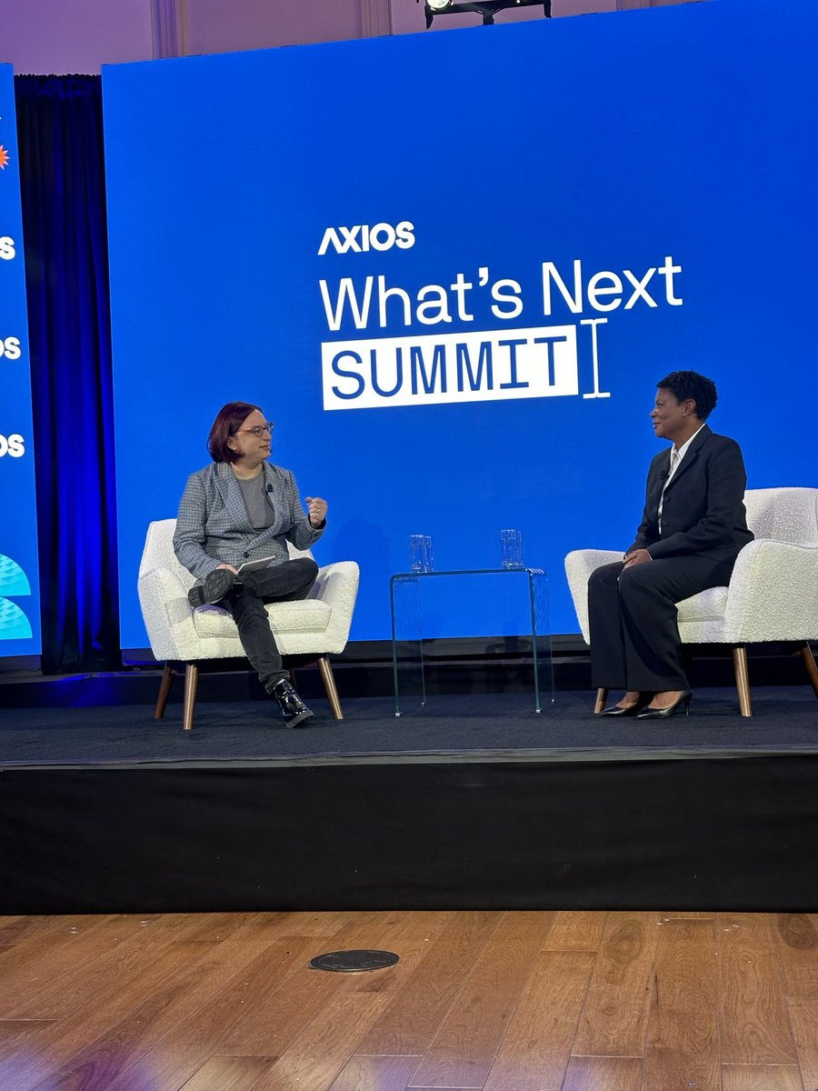 It was great to join @inafried today on stage at #AxiosWNS for a spirited discussion of AI, democracy, tech accountability, and tech regulation. And also for more conversation in the green room. You can watch here: youtube.com/watch?v=oa195N…