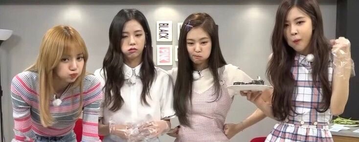 divertidarmys's tweet photo. ranking:

anna (@im__kookie) - 5 pontos 
mari (@ddaengukk_) - 3 pontos 
ggoo (@Guinhopee) - 1 ponto 
chim chim (@ttattamicc) - 1 ponto 

A anna foi a vencedora e será a única que não usará pack! 
Pack por 12h.
Obrigada pra quem participou do game, amo vocês filhos💗 https://t.co/tG93AnaugK