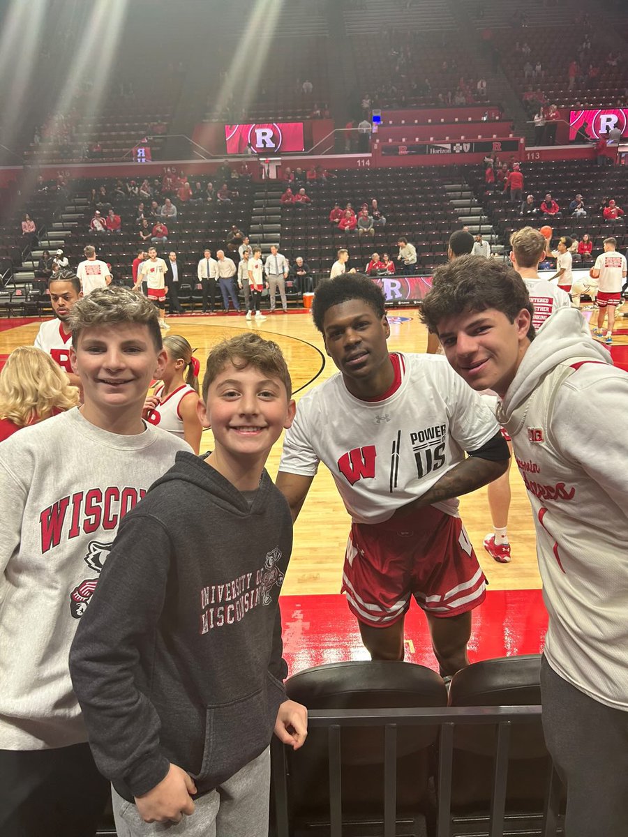 #AJStorr forever loves and appreciates his fans!!!  

Thank you for your continued support!! 
Let’s DANCE🕺🏾🫶🏽🙌🏾

#BadgerMBB #TheCornerStorr #LetsDance #NCAABasketball #GratefulHeart #LetsMakeHistory 
#BigTenATT🏆