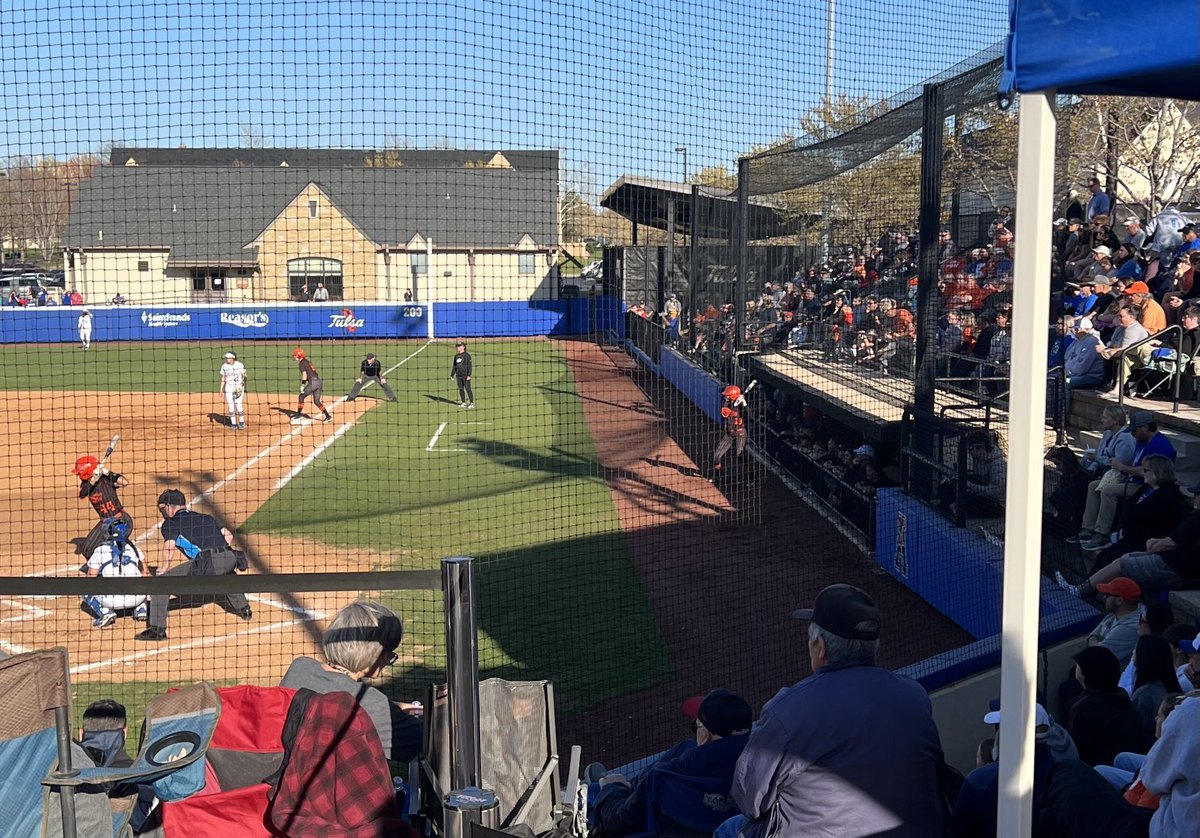Great Day for @TulsaHurricane Congrats @TulsaSoftball with an Impressive 3-0 Shutout Victory vs those Pokes from Stillwater. @mauramooree was 🔥 @ClairaSkaggs connecting at the Plate @TulsaWBB up next - Thur 6:30 vs Arkansas - Our Girls on 🔥