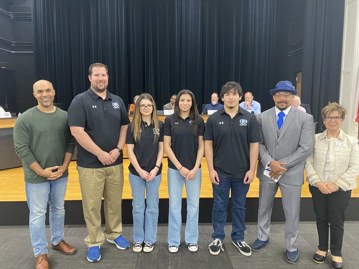 The #GISDBoard recognized @GeorgetownHS Wrestling state qualifiers! Congratulations to: Alex Guinn, Talan Ball, Isaac Zapata, Sydney Reagor and Aniz Ramirez. @EFND_Wrestling