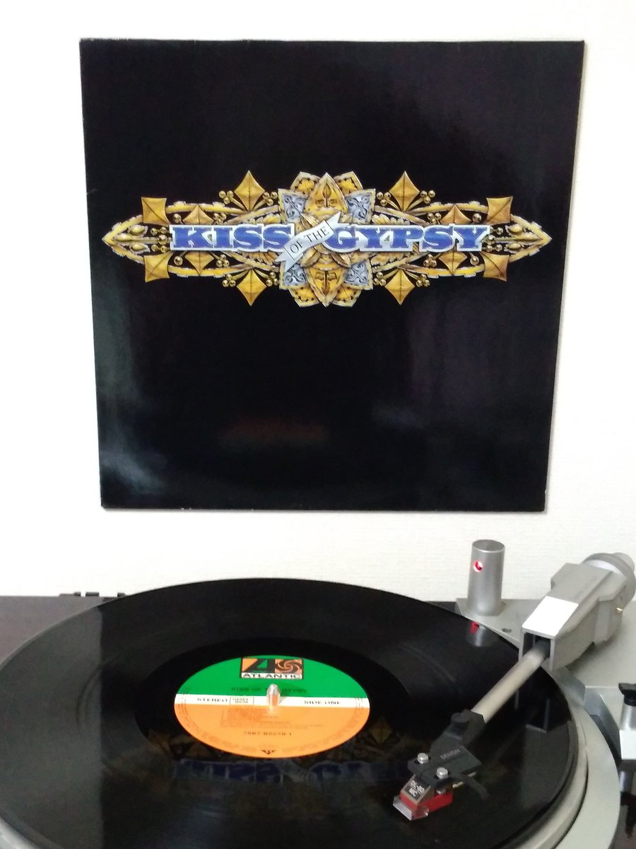 Kiss Of The Gypsy - Kiss Of The Gypsy (1991) 
#nowspinning #NowPlaying️ #アナログレコード
#vinylrecords #vinylcommunity #vinylcollection 
#hardrock #britishrock 
#kissofthegypsy <a href="/KOTG30/">Kiss Of The Gypsy</a>