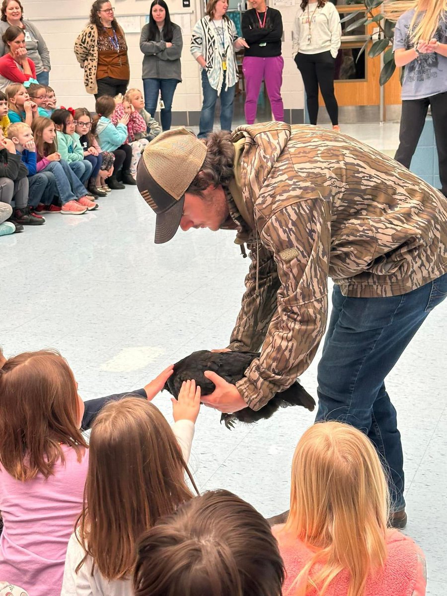 @CaseyCoSchools will host our literacy AGstravaganza on Thursday, March 28th. We hope you can join in on the fun!! 🐄 🐖 🐎 🐓🫏🐏 🚜 🐄 🐖 🐎 🐓 ✅CCHS FFA members had a great day celebrating National Ag Literacy Week & promoting the upcoming district literacy AGstravaganza!