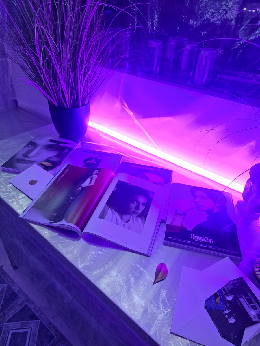 I_yonglixx's tweet photo. 갑자기 알게되어 가게된 곳✨️
분위기 장난아니다💜 완전 취저
럭드도 고를 수 있게 해주셨음 😘

#March_MARCH_HYUNJIN
#3월의_승전가 https://t.co/jAuwAwmRXv