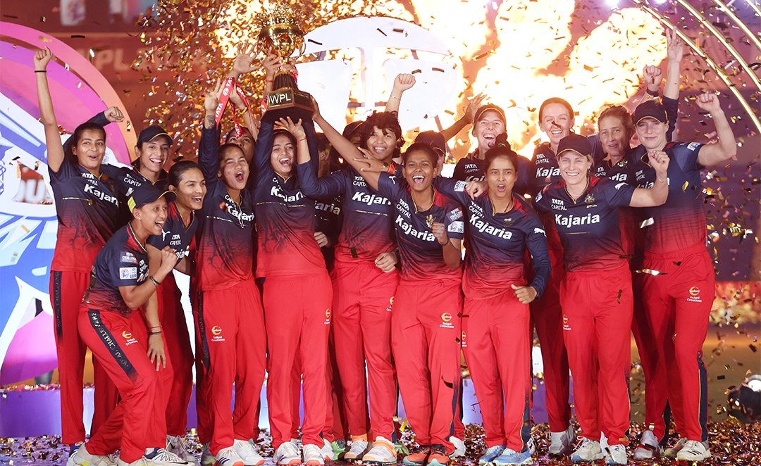 RCB Women's players Instagram followers:

- Smriti Mandhana:
Before WPL 2024 - 9.3 M.
After WPL 2024 - 10.5 M.

- Ellyse Perry:
Before WPL 2024 - 1.3 M.
After WPL 2024 - 2.4 M.

- Shreyanka Patil:
Before WPL 2024 - 400K.
After WPL 2024 - 2 M.