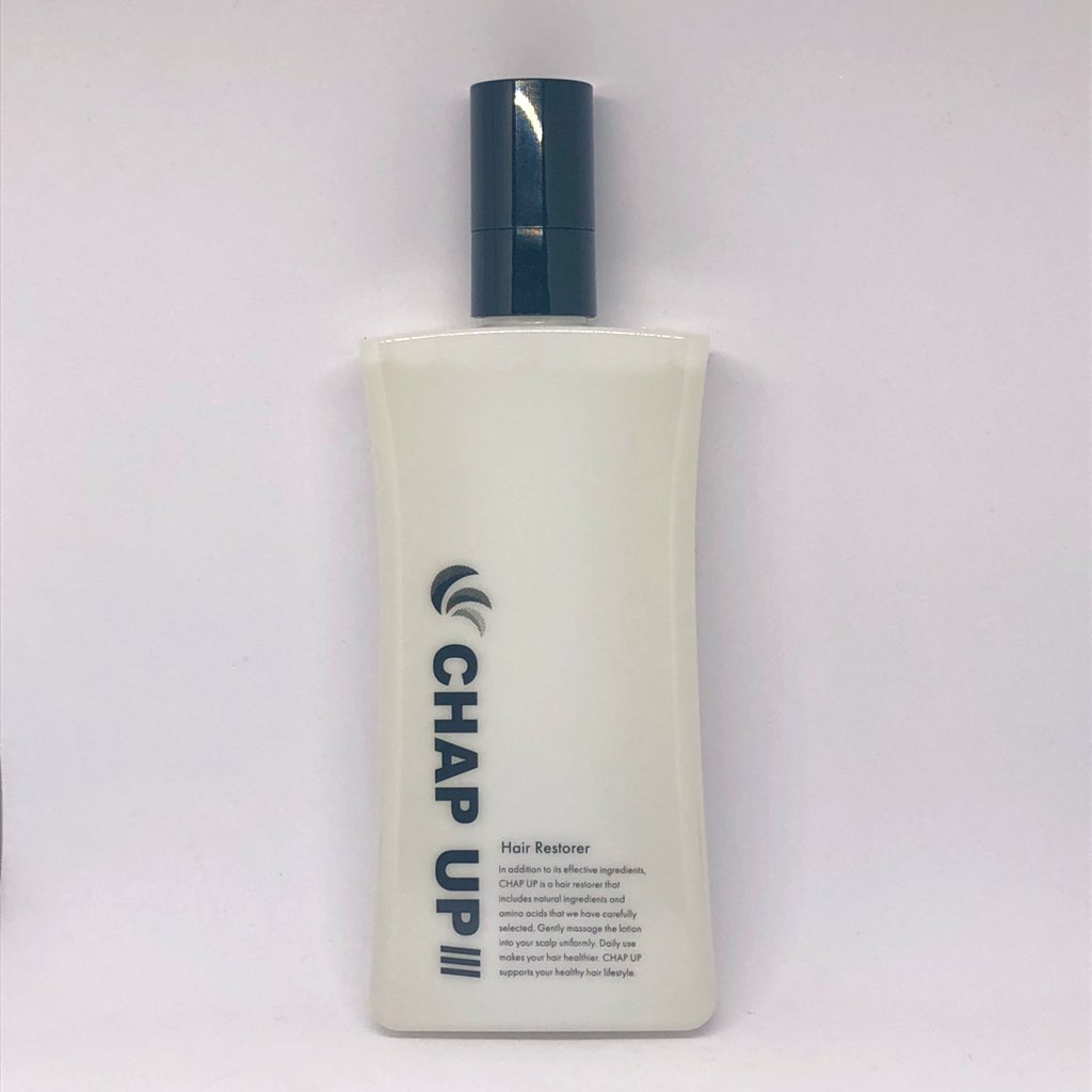 oteoteiotei2's tweet image. チャップアップ育毛ローション
#使用レビュー

とても薄くスリムなボトルでデザインはシンプル。ぱっと見育毛剤ってわからないのも👍
口の細いスプレーなので頭皮に直接当たるのが良い感じ◎ハーブ系の香りでした。
ドライヤーで乾かした髪に使うのを推奨しているみたいです。

#pr

￼