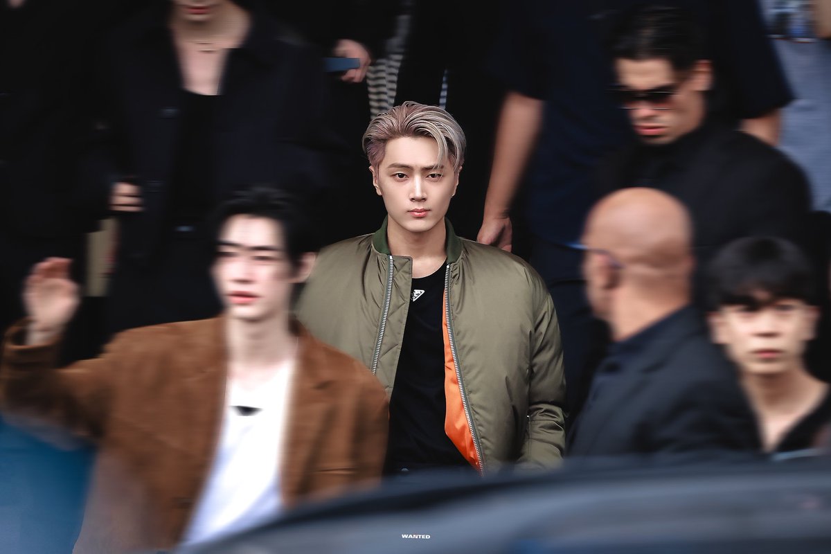 lejaandary's tweet photo. he can make the whole world stop and make all eyes on him 

#ENHYPEN_JAY #엔하이픈_제이 #JAY #ジェイ https://t.co/fmbybht1YR