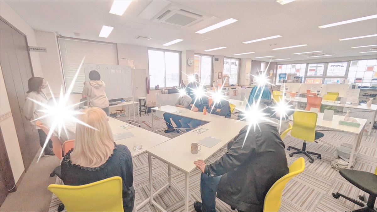 hssakitayabase's tweet photo. 春分の日の本日は開所日でございます🌸みんなでレクレーションを行いました、3つの室内ゲームをしましたよ❤まず一つ目はのんびり絵しりとり🎈個性あふれる解答や絵で「ああ～」の連発でした😆#就労継続支援b型 #秋田市 #障害福祉サービス ＃レク #室内ゲーム #絵しりとり #春分の日 https://t.co/qvXDJPg5c3