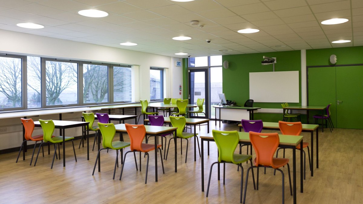 Wonkhe's tweet image. NEW on Wonkhe: The teacher training outlook in England is showing no signs of improvement. Jackie Dunne and Alex Bols make the case for universities’ role in putting things right @ProfJDunne @alexbols wonkhe.com/blogs/a-manife…