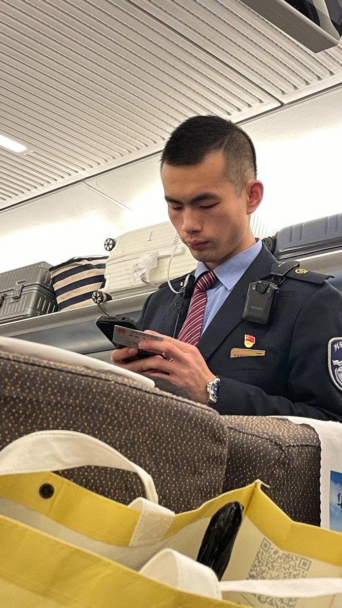 丑帅丑帅的，有点喜欢😍