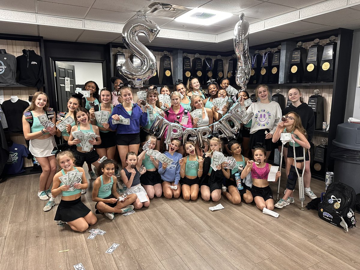 GRAY ☠️ tweet media