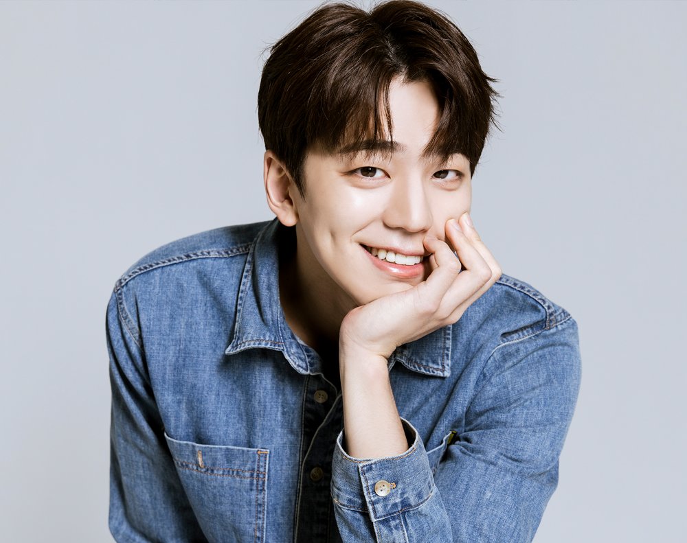 📰 | Agora é oficial! 😢

A Companion Company anunciou hoje (20), que #KimMinGue se alistará no dia 1 de abril para cumprir o serviço militar obrigatório.

No comunicado, a agência também informa que não acontecerão eventos oficiais na data e pediu o apoio e compreensão dos fãs.