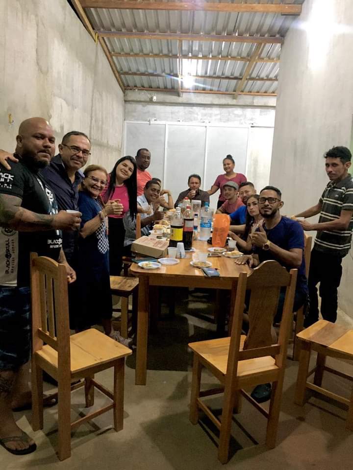 BastosJeffson's tweet photo. Seguimos firme ão lado de amigos e amigas @Denna Alves ll em princesinha do Solimões https://t.co/cOhNA5Itix