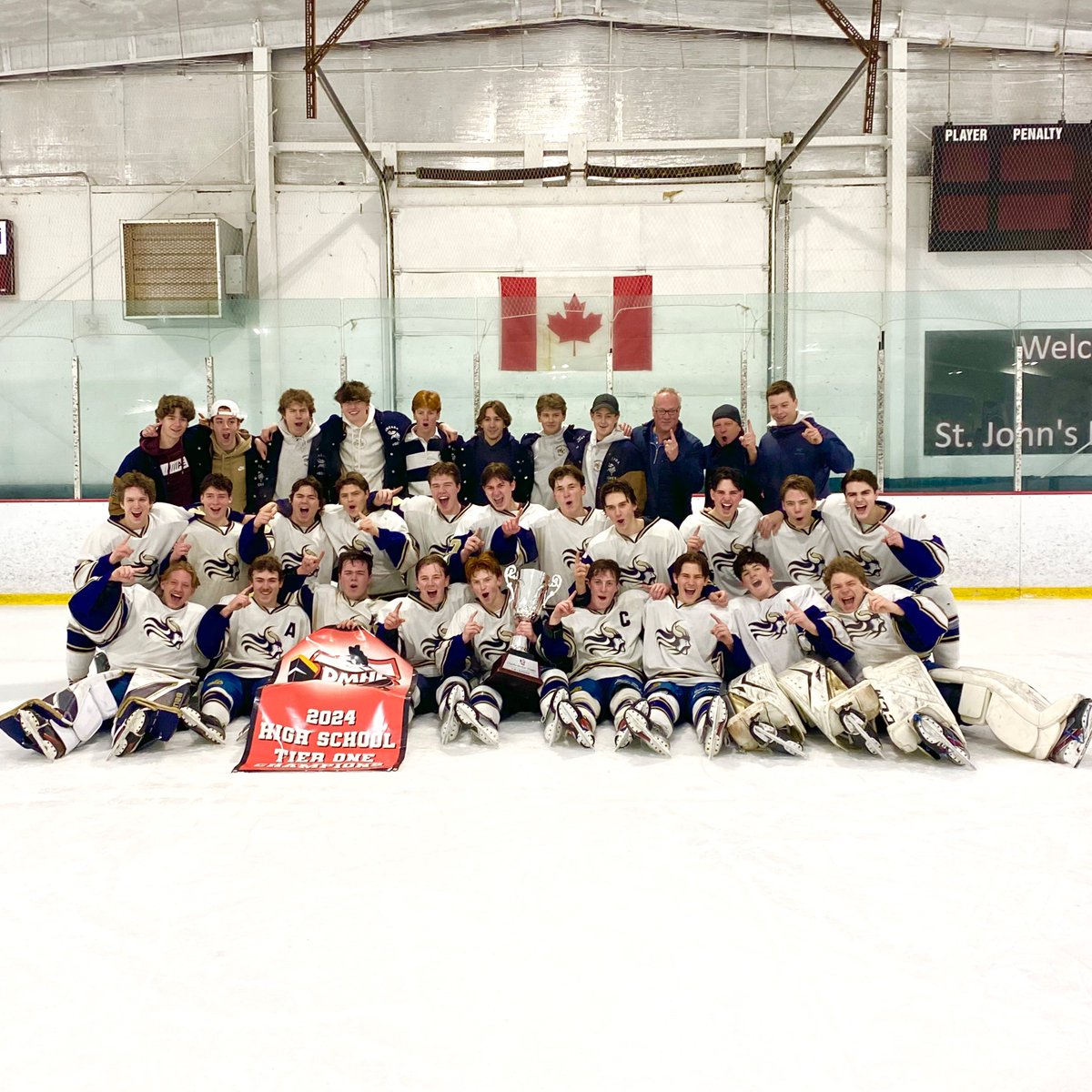 christinacrsp14's tweet photo. Congratulations @HockeyGonzaga It was amazing to watch you play! https://t.co/xDHBG5CtiJ
