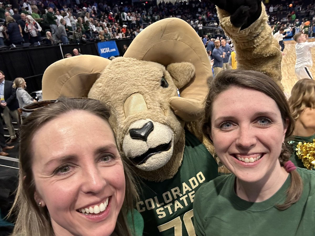 MrsRoberts136's tweet photo. #MMselfie 
Go Rams https://t.co/8lM9lyr08u