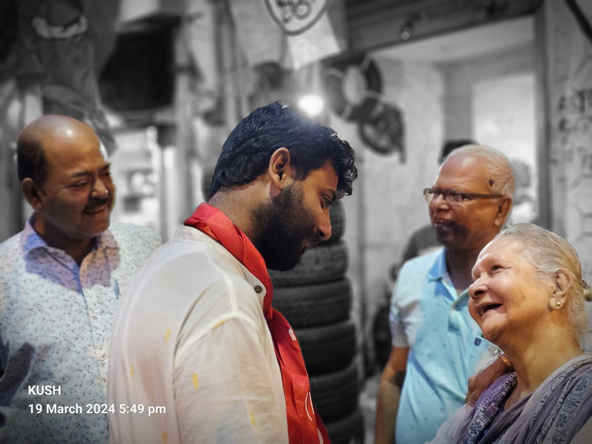 যাদবপুর পথ দেখায়
বাঁচতে গেলে লড়তে হবে ✊🏾