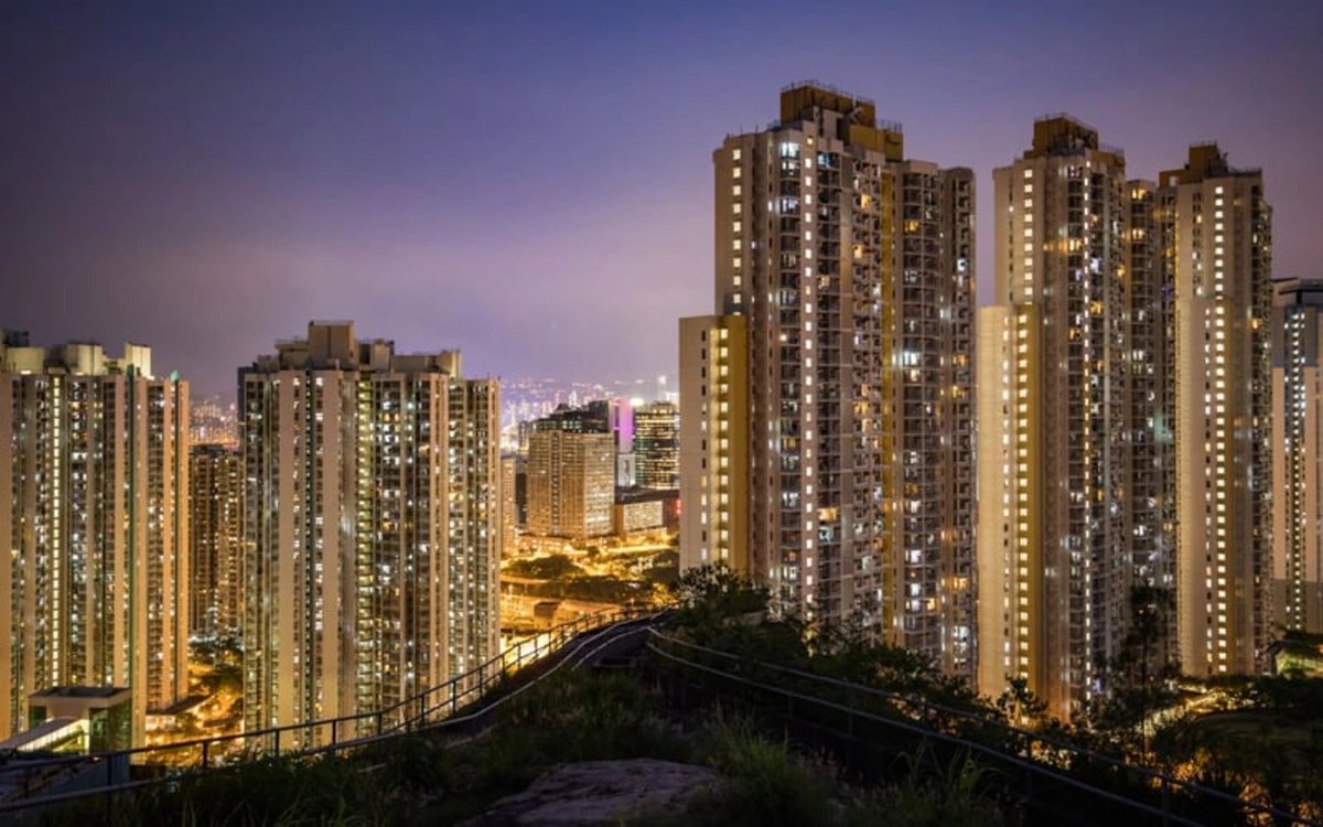 Mainland Chinese investors flock to Hong Kong property market as stamp duties are lifted, driving a surge in sales. With up to 30% of new homes now bought by mainland buyers, the market sees renewed interest and activity. #HongKongProperty #InvestingNews #RealEstate