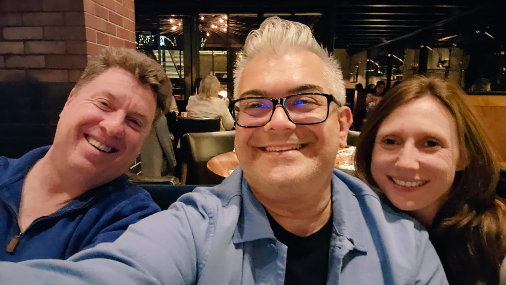 chris_neto's tweet photo. So what if its a school nite and I found some amazing #Avtweeps to hang with in Boston! #AVafterhours https://t.co/Gr8tFDqGny