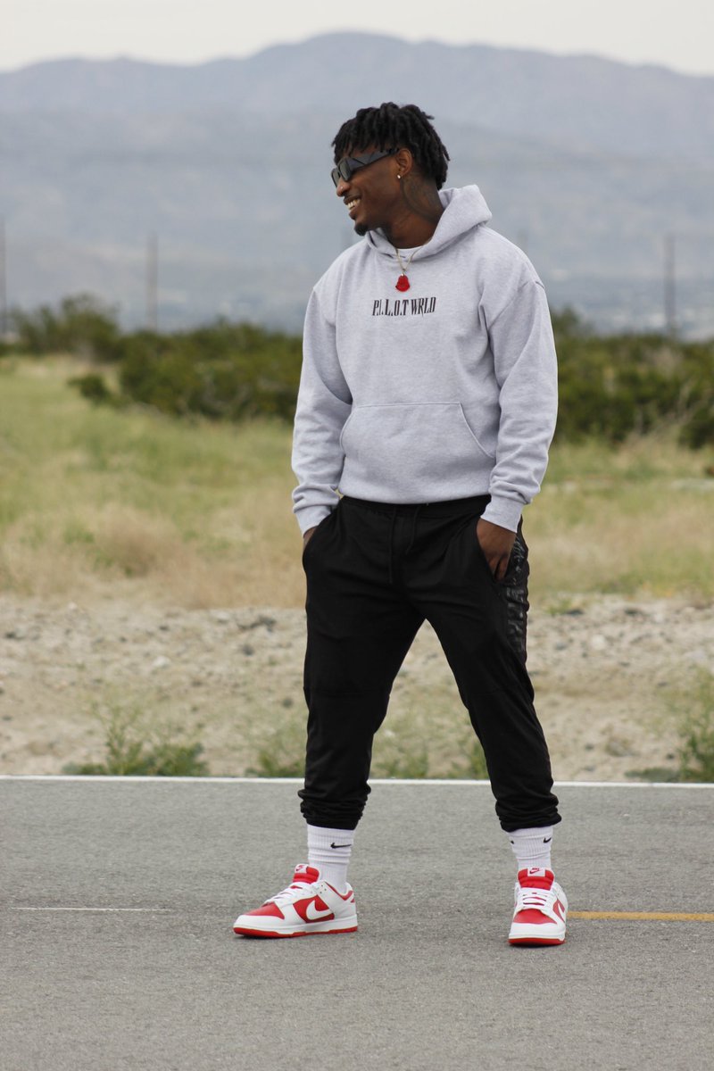 __ebbs__'s tweet photo. HEATHER GREY ESSENTIAL PUFF HOODIE 🌍🔥 https://t.co/wpTkJFggYc