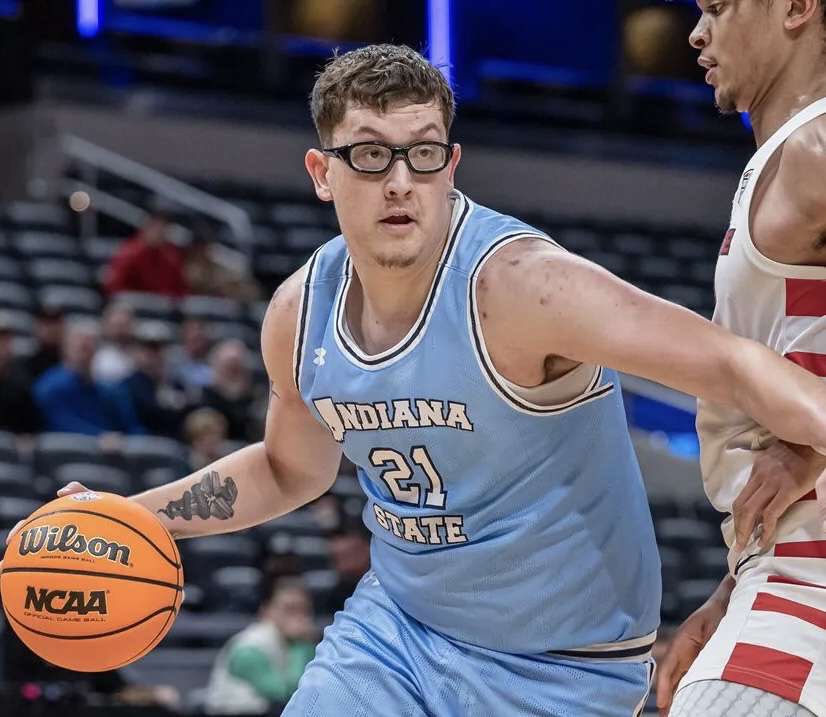 Robbie Avila would have had at least 15 points by himself. Justice for @StoolIndianaSt