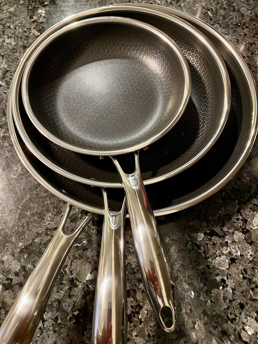 Received an amazing B-Day gift. These are incredible @hexclad . Time to get cooking!