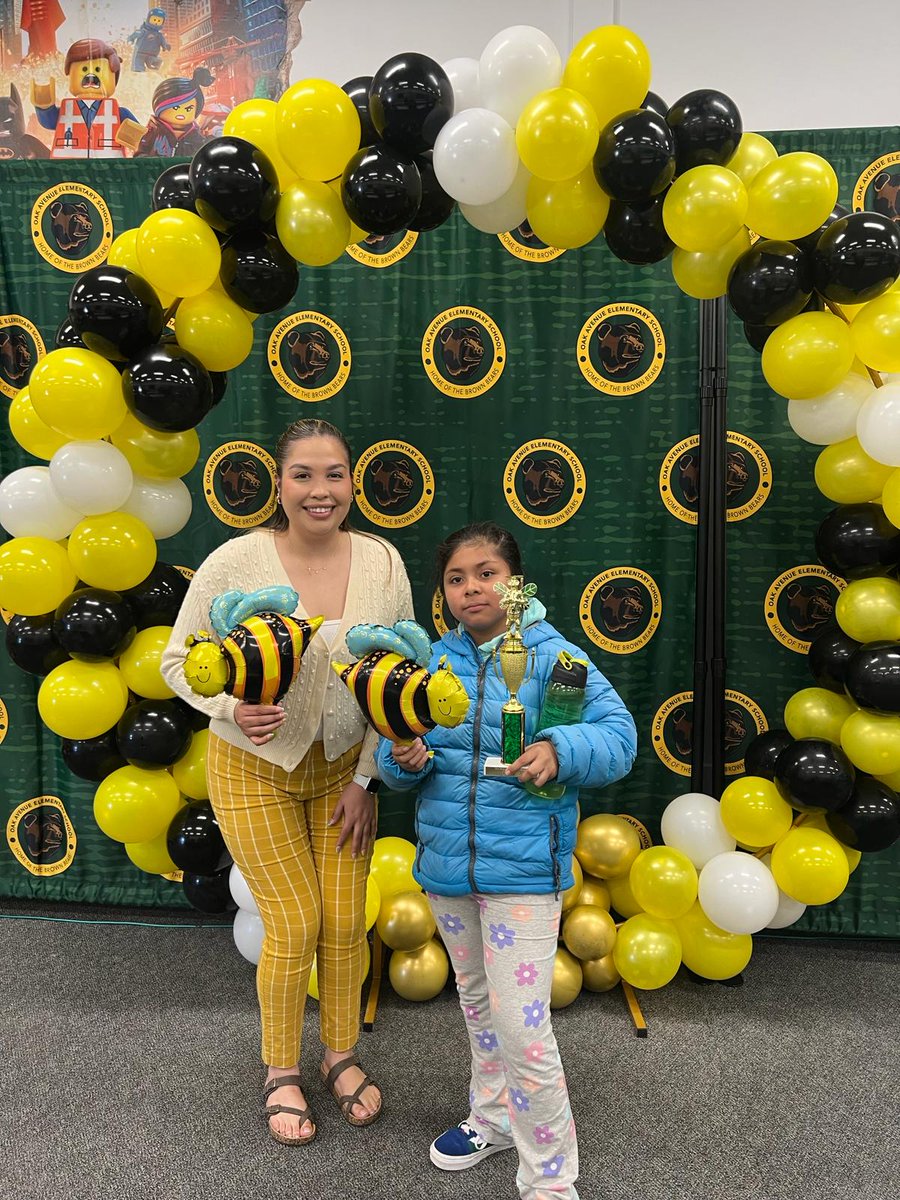 Congratulations to our Oak Avenue Brown Bear champions in the spelling bee! 🎉🏆 Ashley took first place, Aaron second, Matthias third, and Jaden fourth. Outstanding job representing our school! #SpellingBeeChampions 🐻🌟 @zjgalvan @LCortezGUSD @OakBrownBears @VillagomezMyra