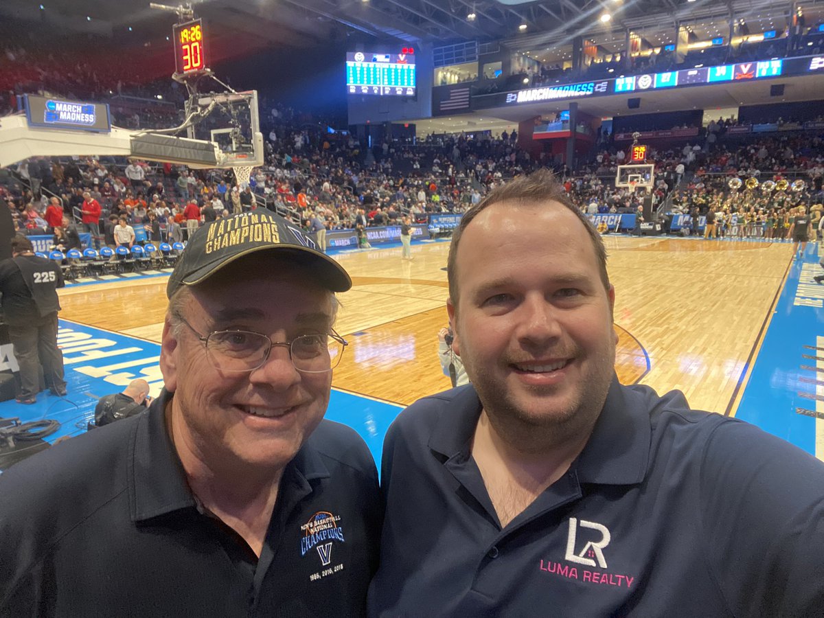 GCACNA's tweet photo. March Madness from Dayton.  

#mmselfie

#Cavs MIA
17% FG

#LumaRealty Springboro Oh
@CG4Veterans 
@weedwhiskeytv 
@Efixii 
@clearESG1 https://t.co/LBYvHmRp7l