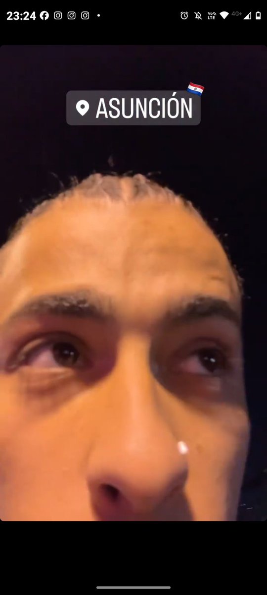 Los ojos re rojos jajajaakaj