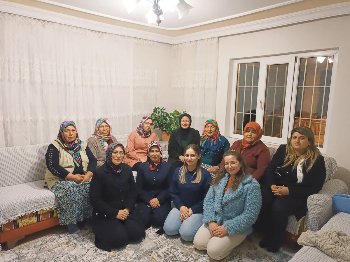 SaogluSukran's tweet photo. 📍 Sofular mahallemiz.
İftar sonrası hoş sohbet, bol muhabbet, kadınlarımızdan tam destek..
Sevdamız Tavas için durmak yok, yola devam diyerek gönül kapılarını tıklatmaya devam ediyoruz.. #HazırızKararlıyız https://t.co/NOb2YOdHcv